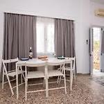 Hotel apartamentowy Grandma's Sifnos House