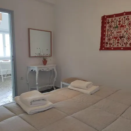 Grandma's Sifnos House 4*