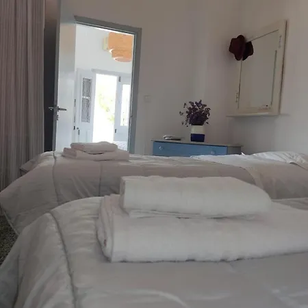 Grandma's Sifnos House Apartahotel 4*